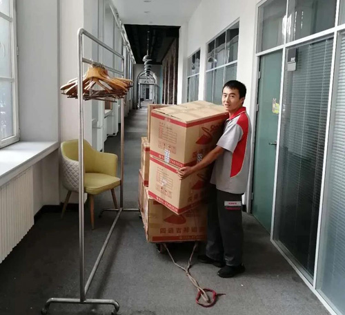 四通搬家公司穩司機